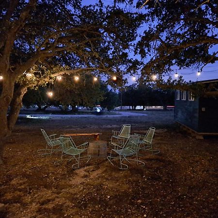 Villa The Container Retreat @ 290 Wine Trail #1 Escape To Hye, Tx Esterno foto