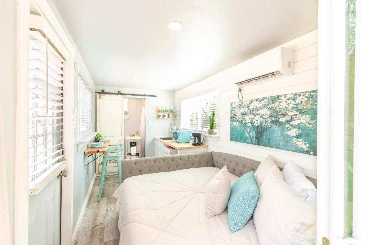 Villa The Container Retreat @ 290 Wine Trail #1 Escape To Hye, Tx Esterno foto