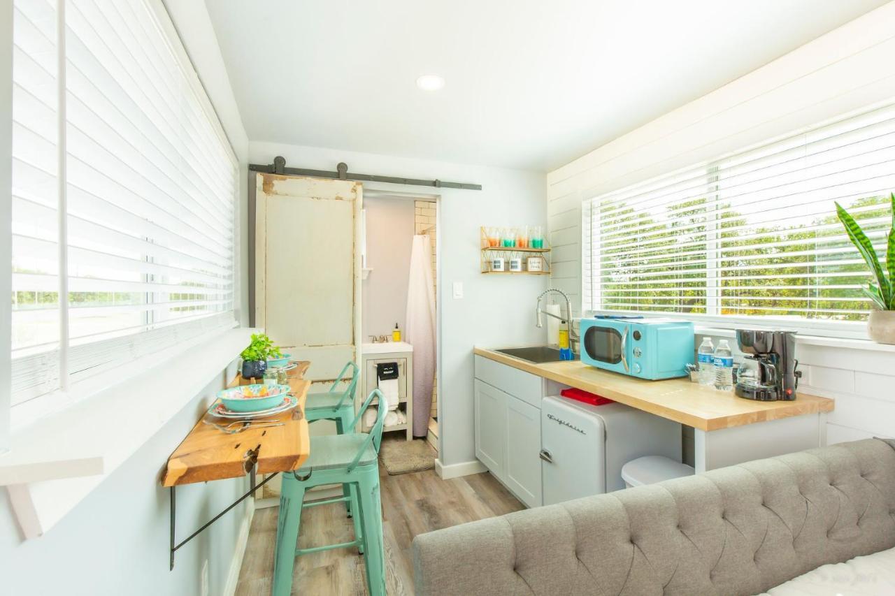 Villa The Container Retreat @ 290 Wine Trail #1 Escape To Hye, Tx Esterno foto