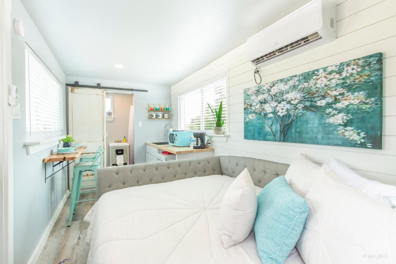 Villa The Container Retreat @ 290 Wine Trail #1 Escape To Hye, Tx Esterno foto