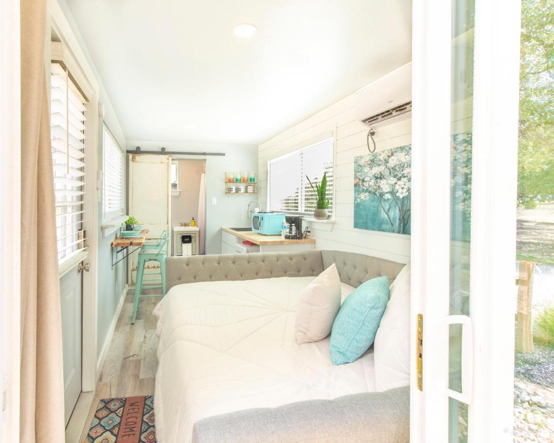 Villa The Container Retreat @ 290 Wine Trail #1 Escape To Hye, Tx Esterno foto