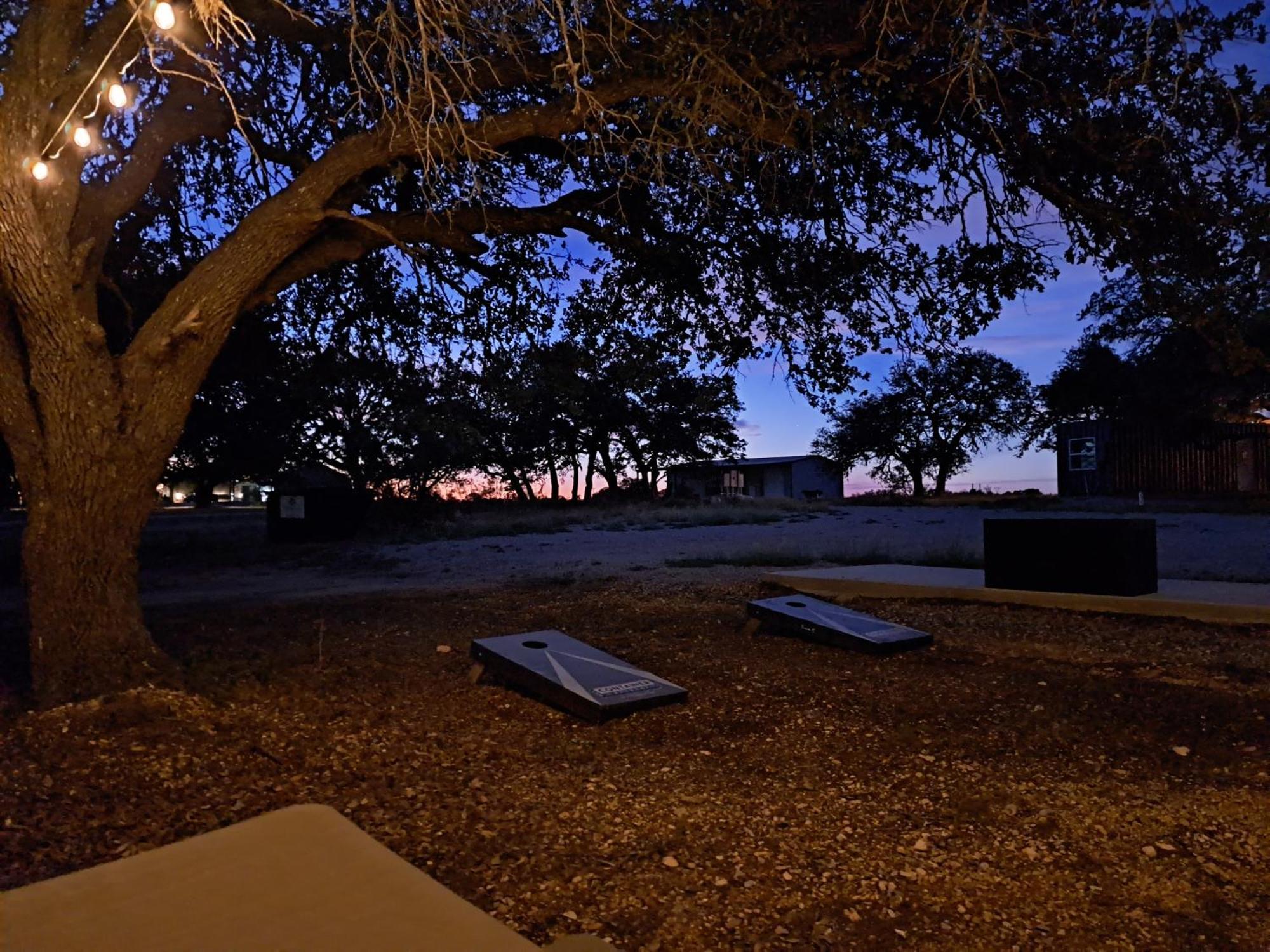 Villa The Container Retreat @ 290 Wine Trail #1 Escape To Hye, Tx Esterno foto