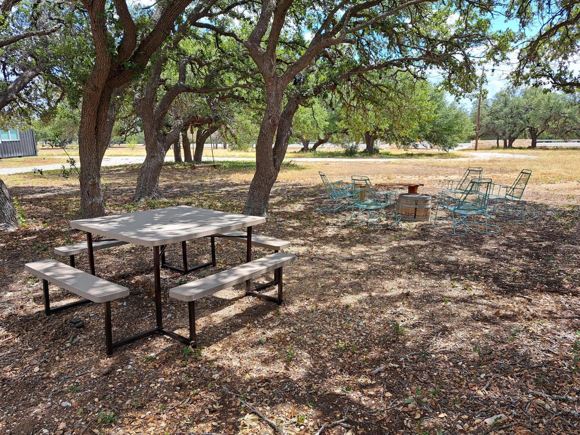 Villa The Container Retreat @ 290 Wine Trail #1 Escape To Hye, Tx Esterno foto