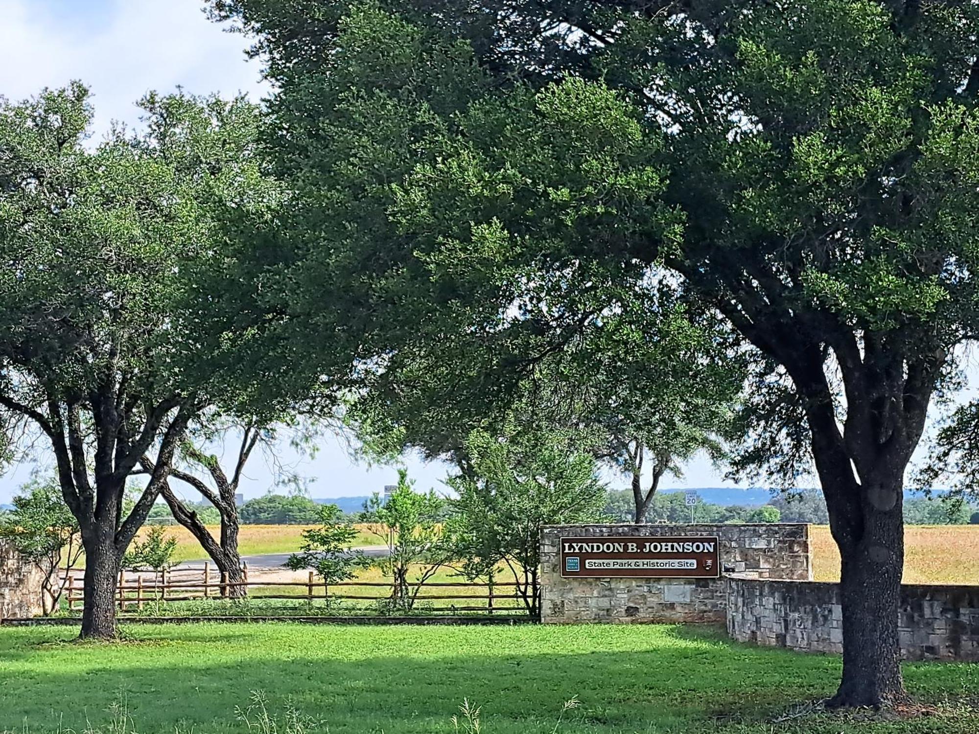 Villa The Container Retreat @ 290 Wine Trail #1 Escape To Hye, Tx Esterno foto
